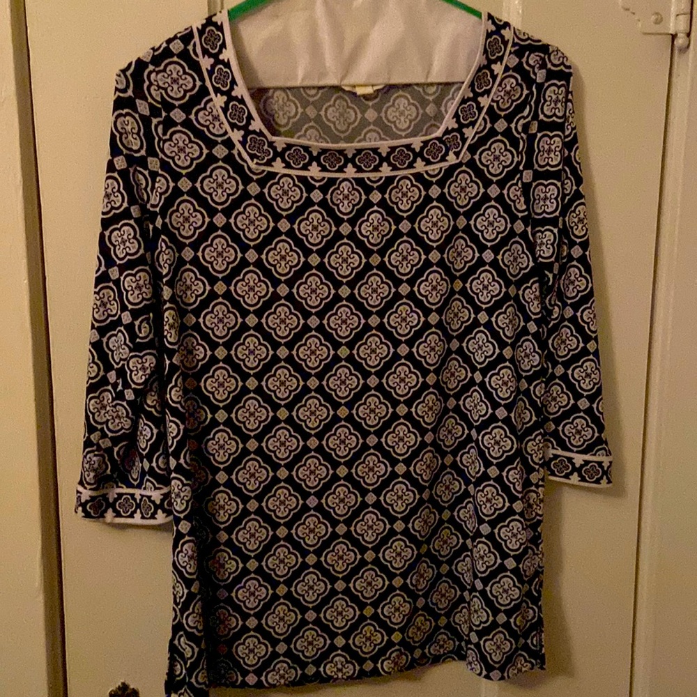 Size Large Magnolia Grace Top